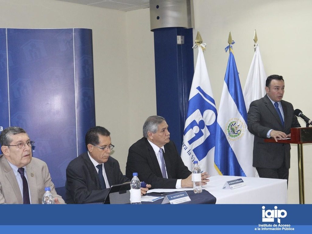 FSV inaugura moderno Archivo Central, en coordinación con IAIP