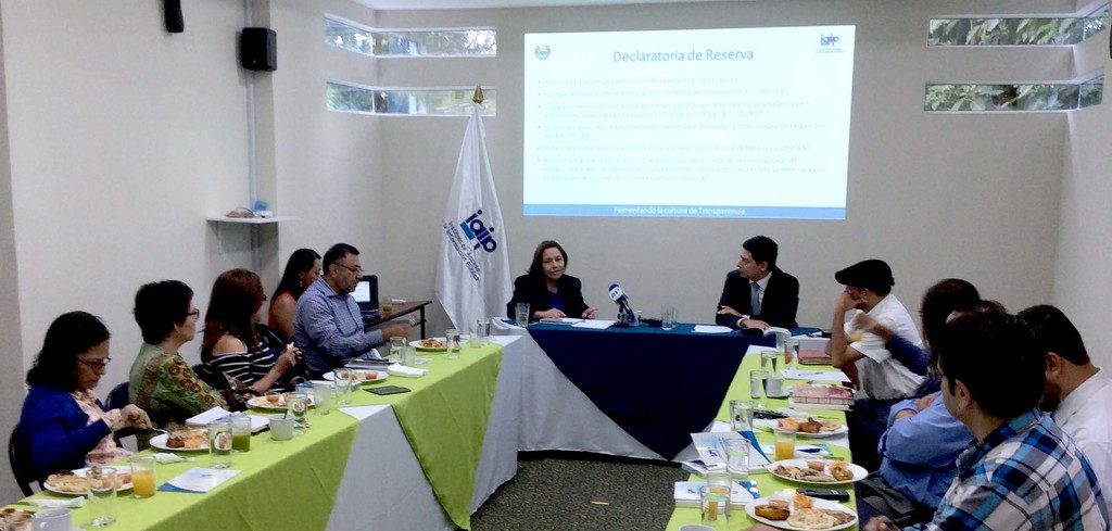 Conversatorio con periodistas Declaratorias de reserva de información pública